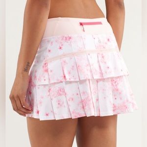 Rare lululemon cherry blossom pace setter skirt!